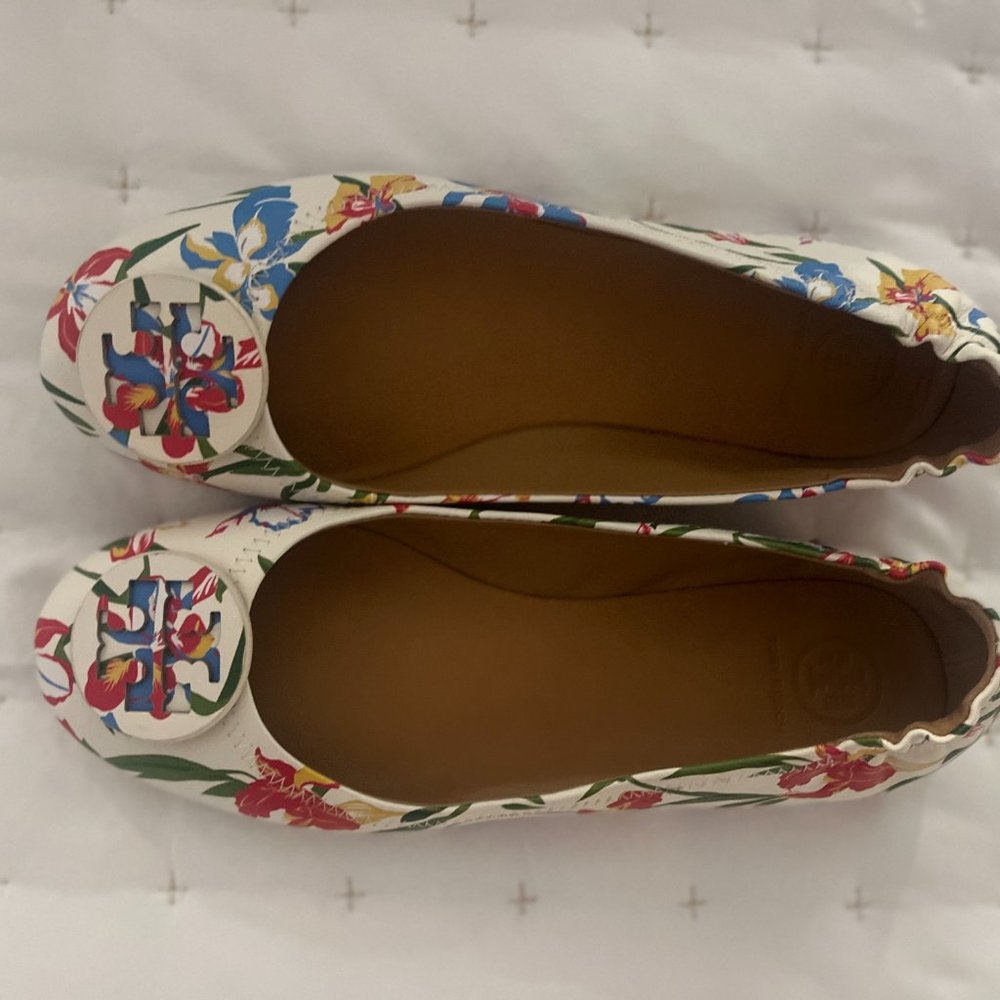 Tory Burch White Floral Minnie Travel Flats Size 9